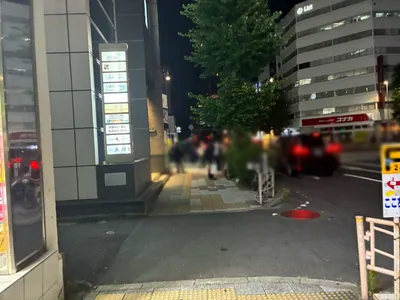 ステージへの道順 5／12：二つ目の路地を越えて直進します。