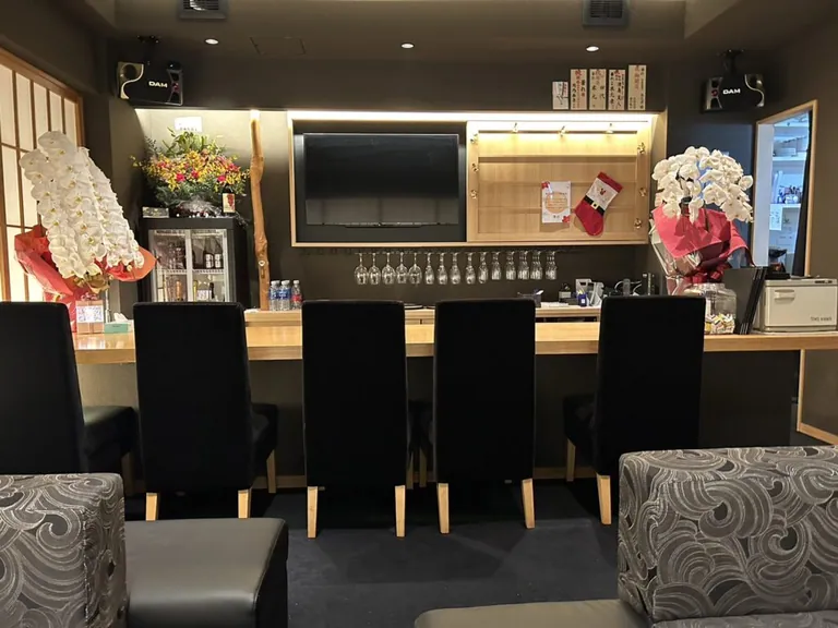 華れ （ハナレ）の店内