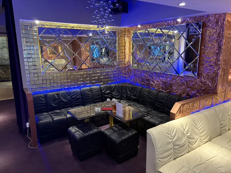 ジパングプレミアムの店内