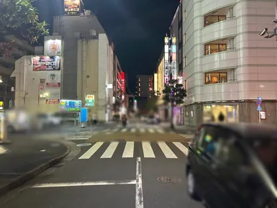 リリアンへの道順 9／10：十字路を右折します。
