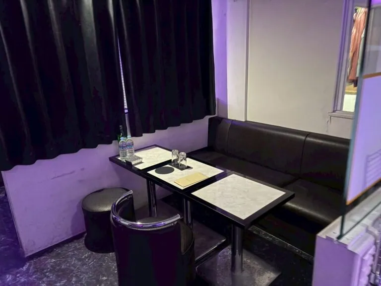 スザクの店内