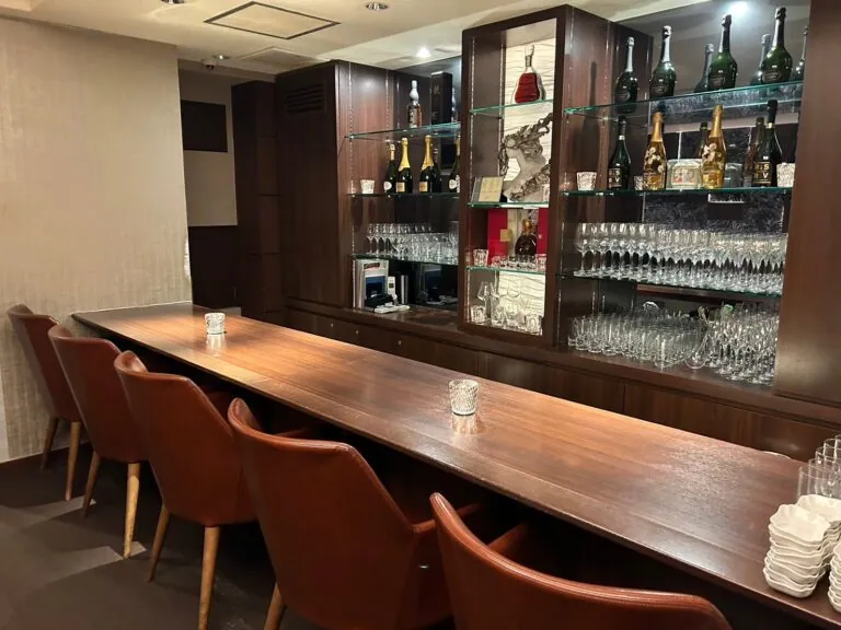笹木 (ささき)の店内