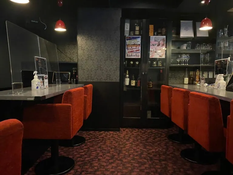 ファイブラウンジの店内