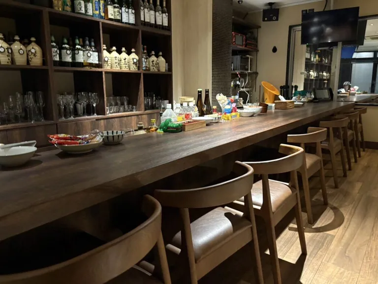 37 （サンナナ）の店内