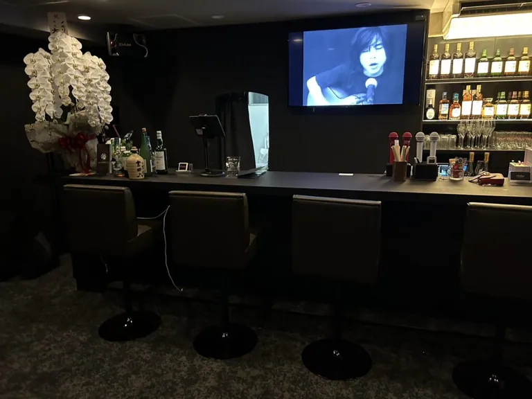 ラプソディの店内