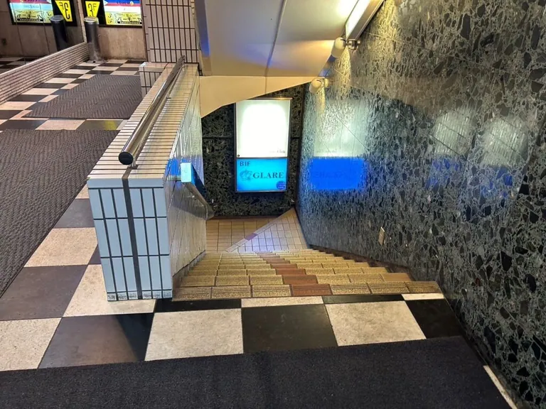 グレアの店内
