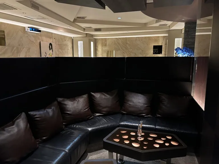 ソワニエの店内