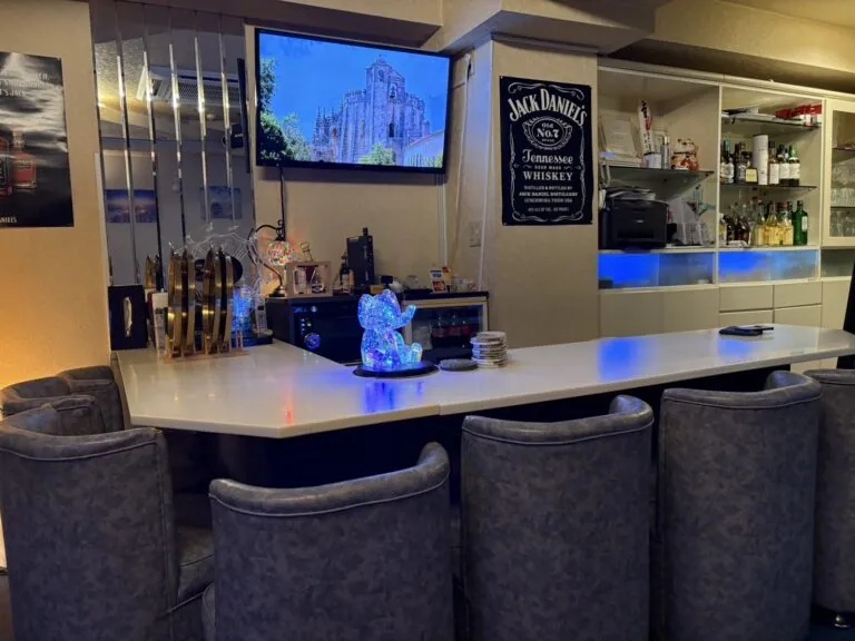 プロムドットの店内