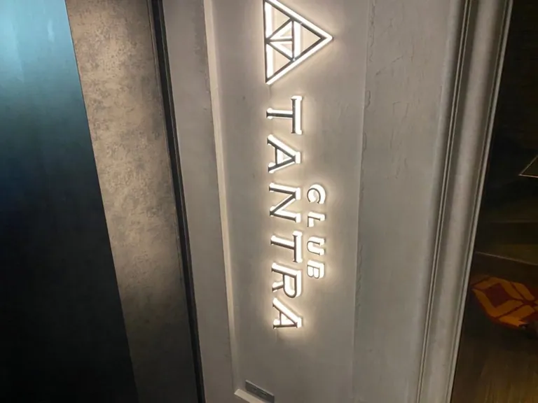 タントラの店内