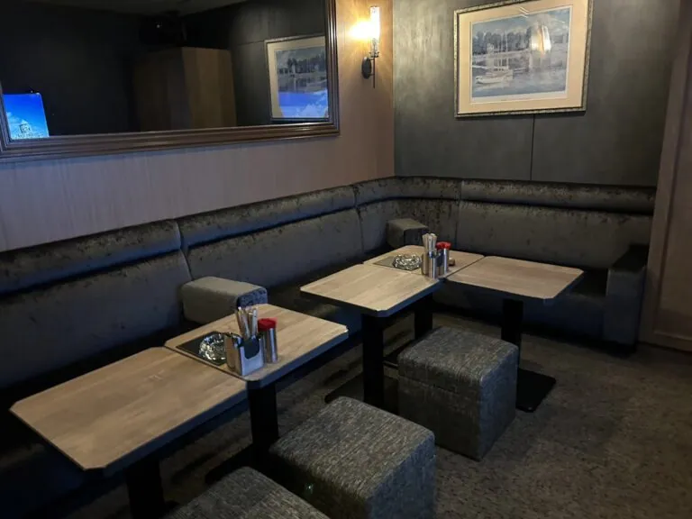 ヴェガの店内