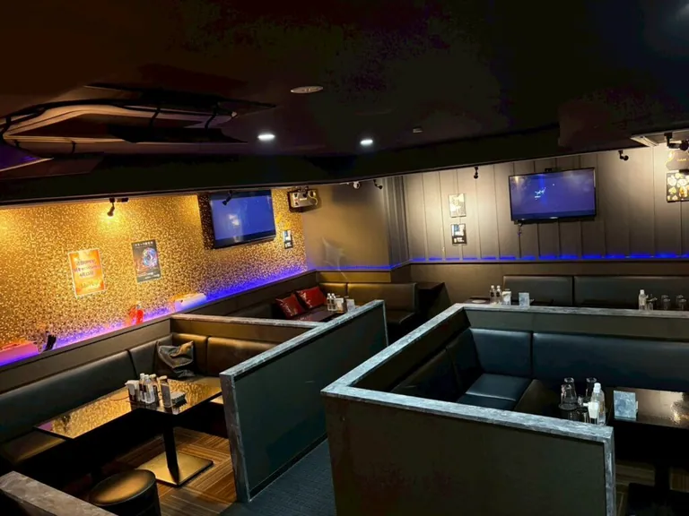 マーリー朝の店内