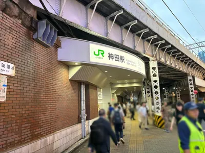 エース （美熟女A 神田駅西口駅前店）への道順 1／4：「神田駅」西口を出ます。