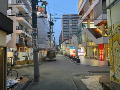 吉祥寺　ミストへの道順 7／9：一つ目の十字路を越えて直進をします。