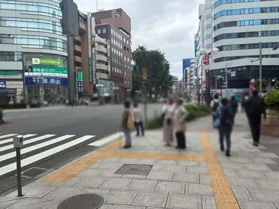 U2 （ユーツー）への道順 8／14：曙橋交差点を右折します。