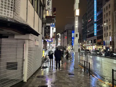ポセイドンへの道順 4／8：直進します。