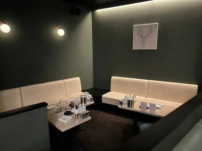グランジュールの店内