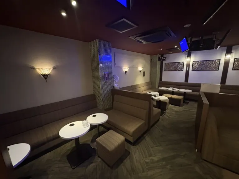 ピンの店内