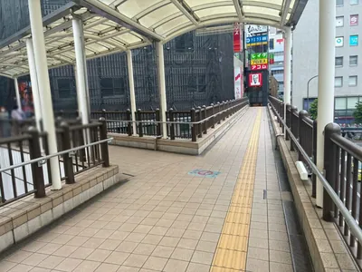 U2 （ユーツー）への道順 4／14：右折後、左折します。