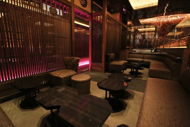 華灯 （ハナビ）の店内