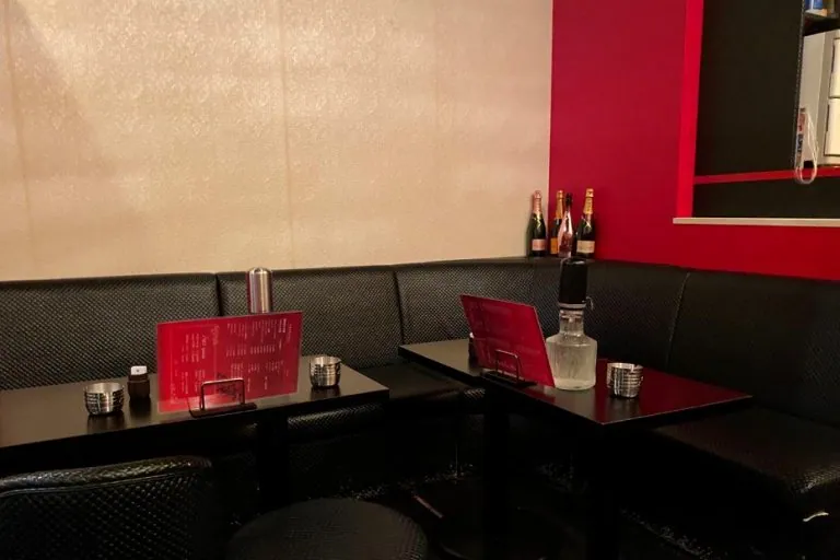 アリア （Aria）/旧アイリスの店内