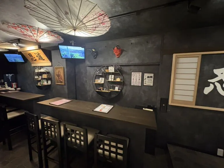 秋葉原　くノ一育成所 （東京忍者BAR 秋葉原 くノ一育成所）の店内