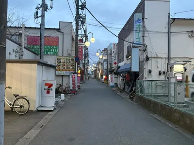テラス　（Girl’s Bar TERRACE）への道順 7／8：左手路地を左折します。