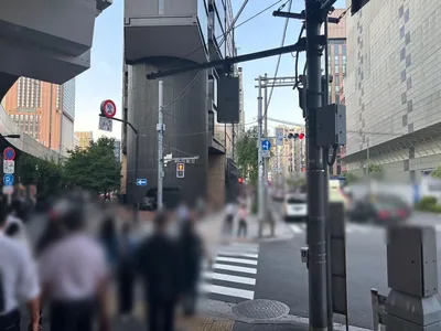 志都 （しと）への道順 6／10：一つ目の信号機付交差点を直進します。