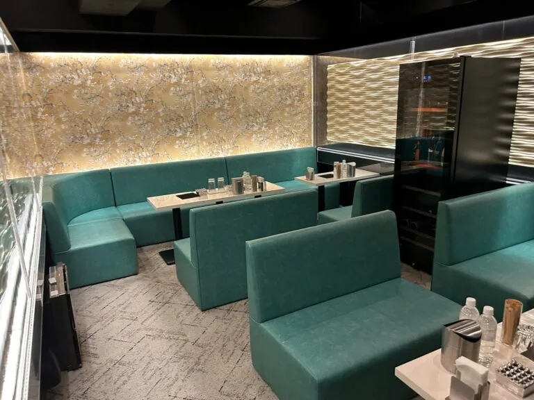 雅 (ミヤビ)の店内