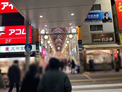 アトリエへの道順 3／6：モールに入ったら直進を続けます。