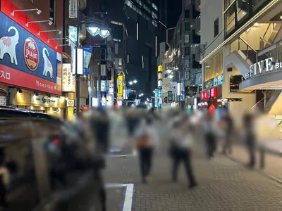ハロへの道順 7／8：直進します。