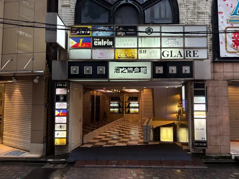 クラスの店内