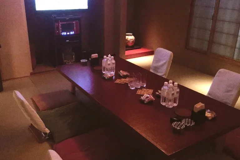 結（ユイ）の店内