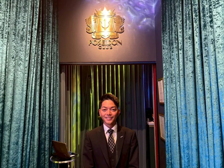 ポセイドンの店内