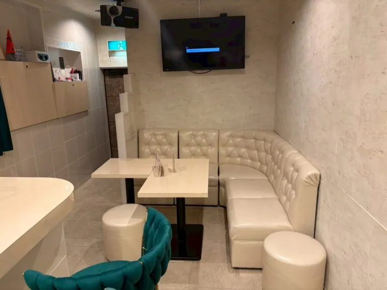 37℃ (サンジュウナナドシー)の店内