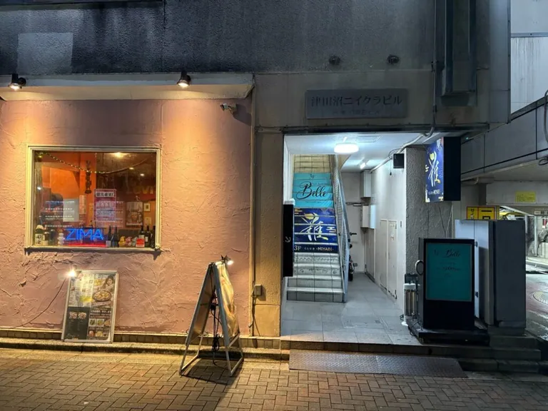 ベルエ （Girl’s Bar &Darts Belle）の店内
