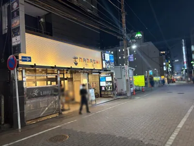 ルミナスへの道順 6／6：右折後すぐ左手に町田ルミナスの入る「東亜町田ビルⅢ」があります。