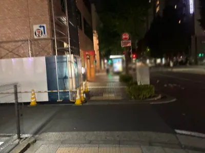 ステージへの道順 9／12：常盤町三丁目の交差点から一つ目の路地も越えて直進します。