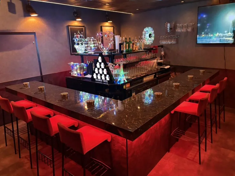 アリスの店内