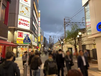 セレーネへの道順 6／16：左手路地を越えて直進をします。