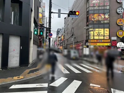 スイートへの道順 5／8：左折をしたら直進します。