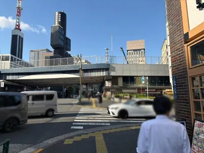 クラブ J2 （club JⅡ）への道順 3／9：一つ目の横断歩道を渡ります。