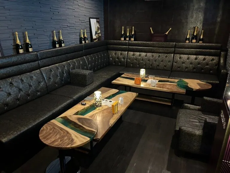 ネクストの店内