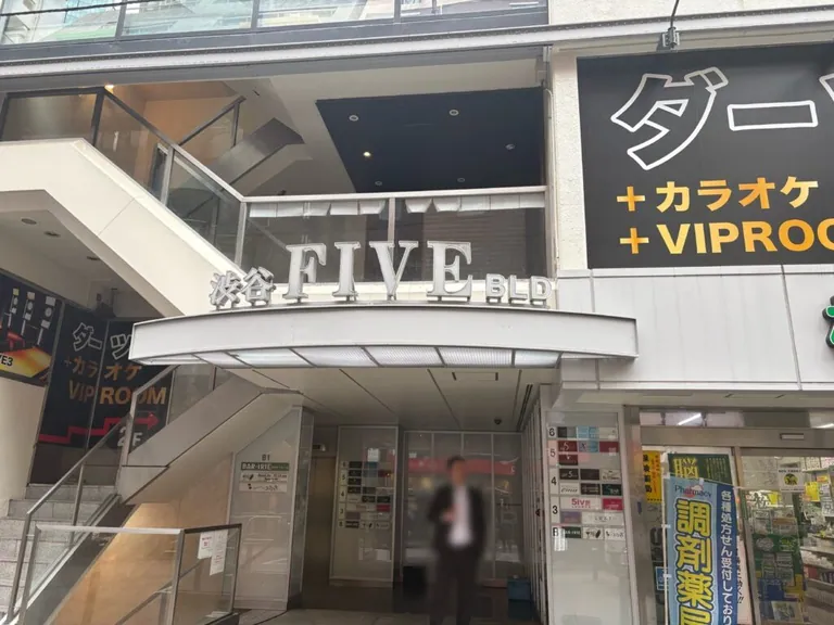 アリエル1の店内