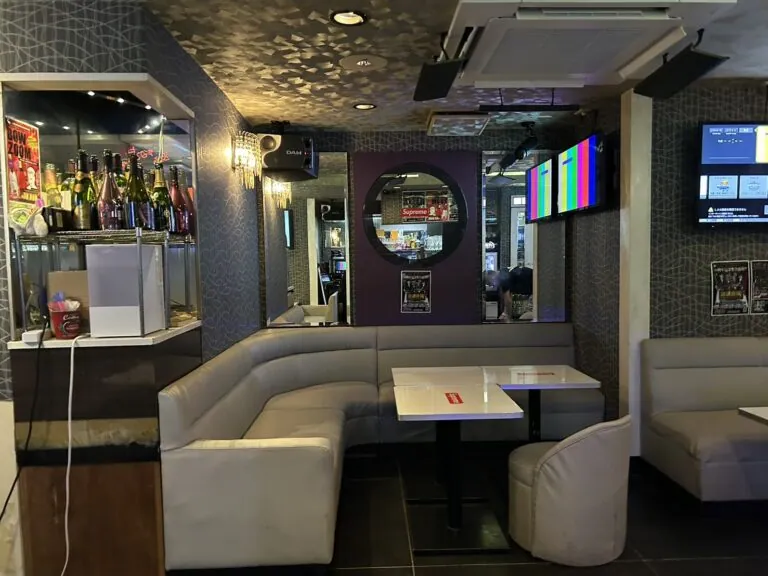 バウズーム （BOW×ZOOM）の店内