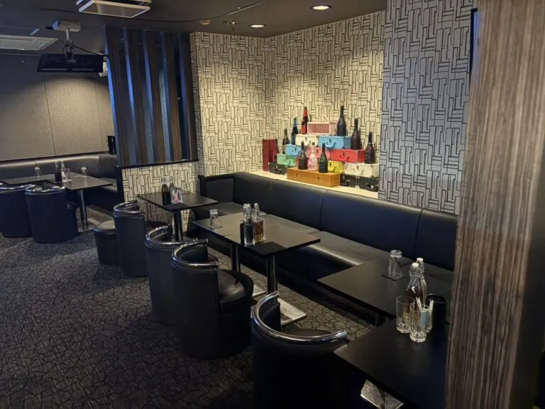アーチの店内