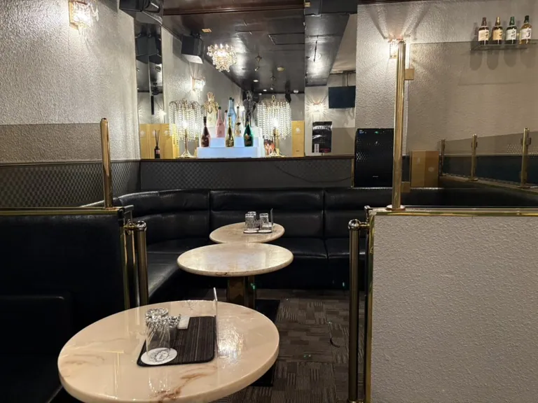 ティトゥルースの店内
