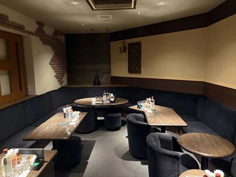 ルパン乃小屋 (ルパンノコヤ)の店内