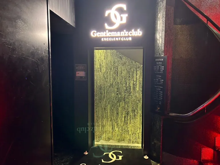 ジェントルマンズクラブ （Gentleman’s club）の店内