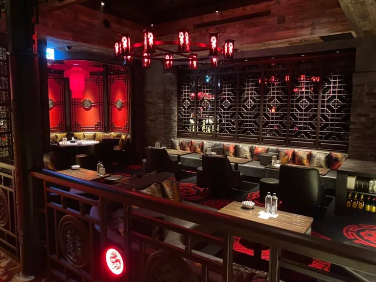 レインの店内