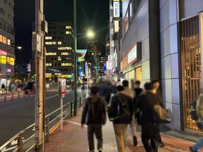 モアナ （Bar＆Lounge MOANA）への道順 4／9：道路を左手にして直進します。